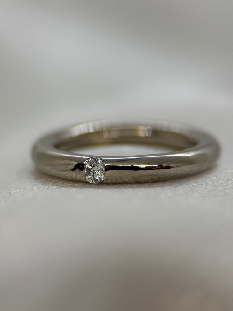 18K Bandring med diamant – 0.08 ct, Storlek 49.5