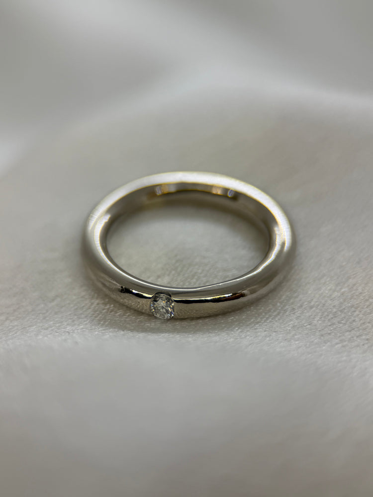 18K Bandring med diamant – 0.08 ct, Storlek 49.5