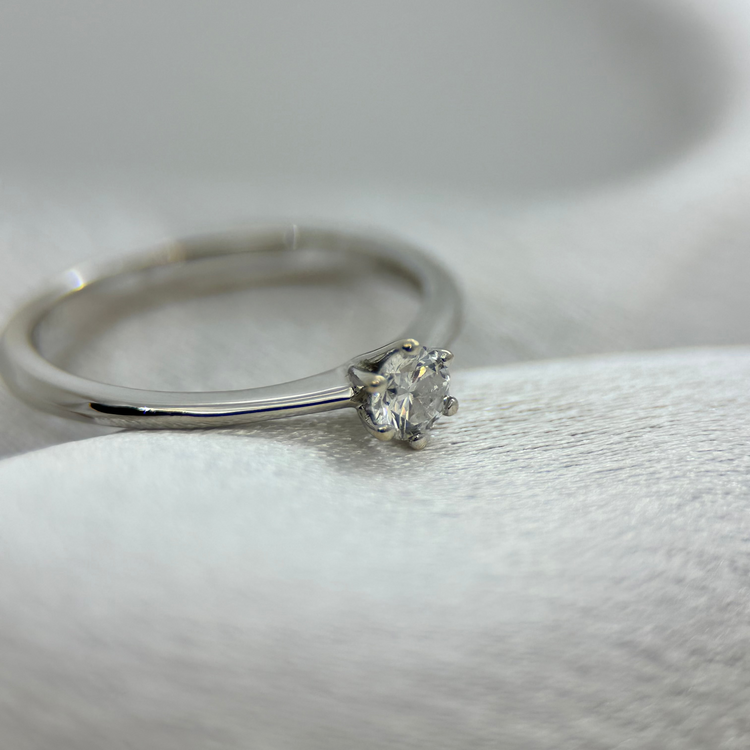 18K Solitärring – 0,20 ct storlek 50