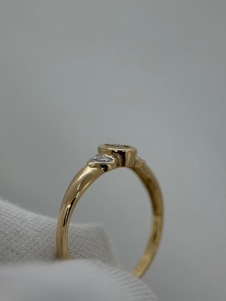 18K Safir- och diamantring – Oval safir, Storlek 53.5