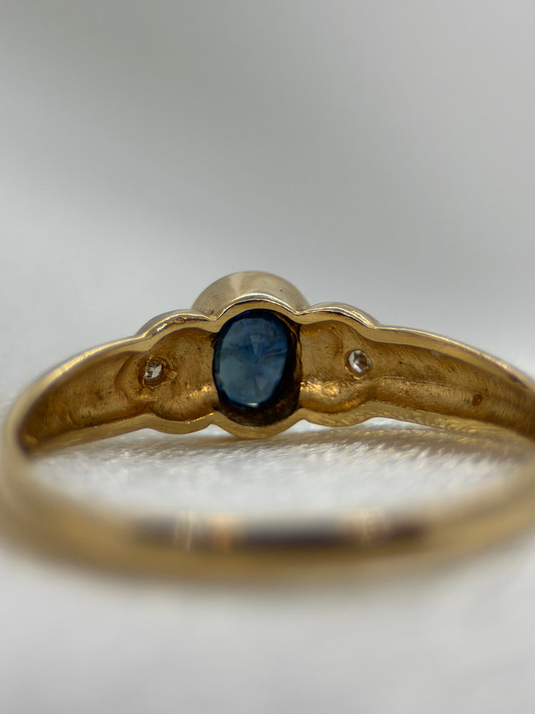 18K Safir- och diamantring – Oval safir, Storlek 53.5